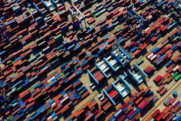 英媒:美國8月商品貿易逆差擴大 批發和零售庫存增長強勁